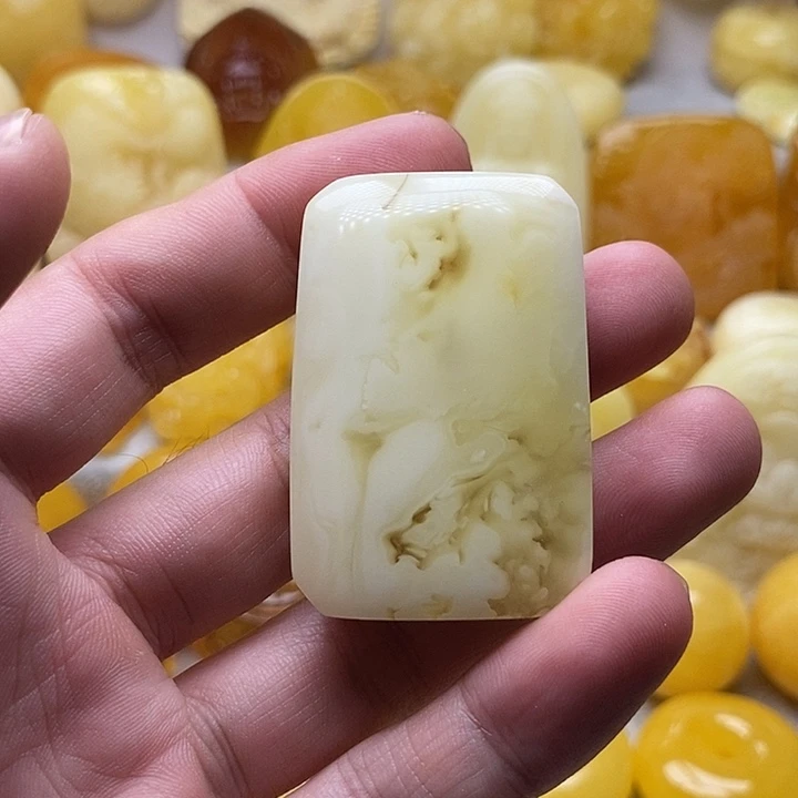 琥珀颈饰未镶嵌琥珀蜜蜡吊坠
