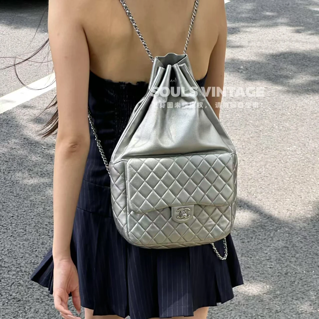95新 Chanel/香奈儿 银色 羊皮 束口双肩包 大号/625392862