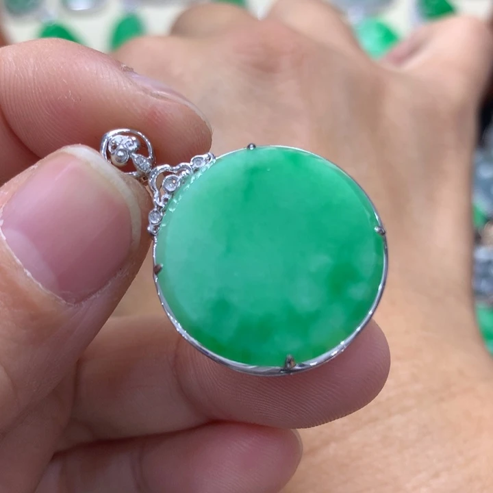 翡翠吊坠(不含链)18K金镶嵌