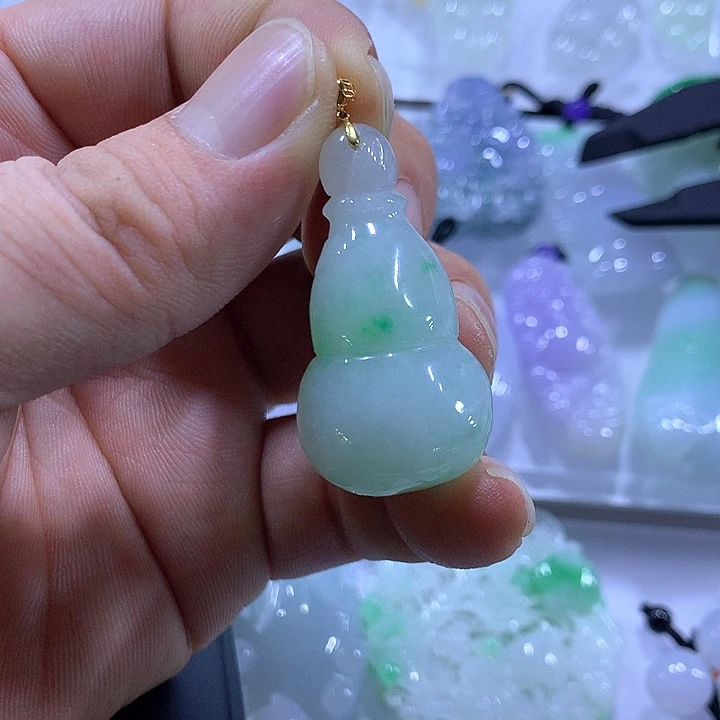 颈饰18K金镶嵌翡翠天然翡翠A货吊坠