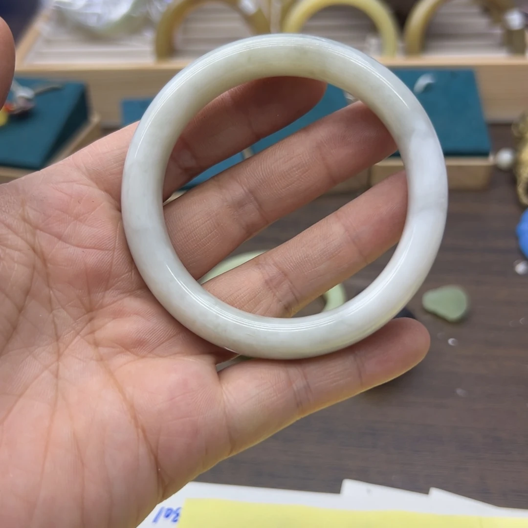 和田玉未镶嵌手镯57.5圈围1082