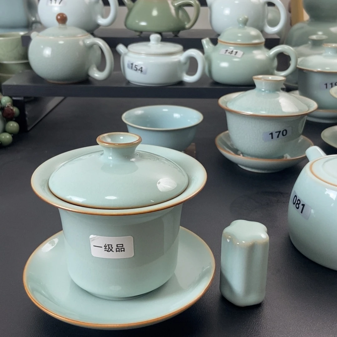 吴***y壶二级品天青釉马蹄盖碗