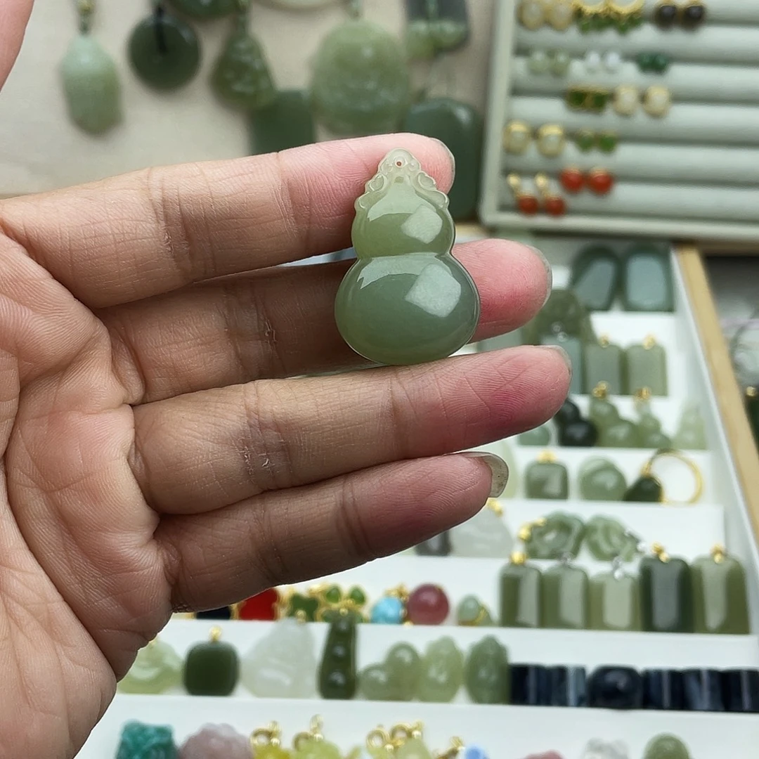 和田玉未镶嵌吊坠(不含链)