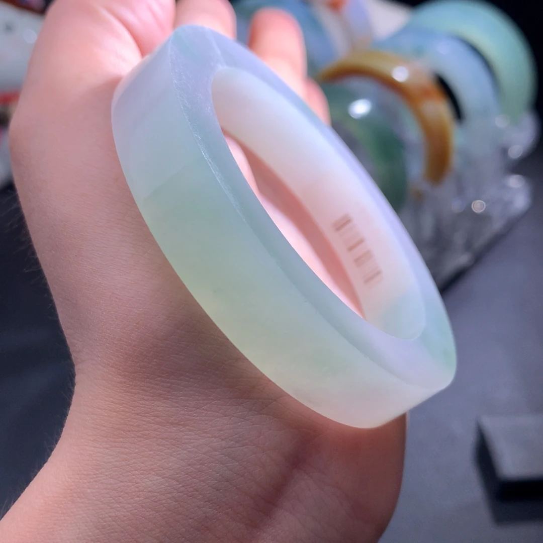 未镶嵌翡翠定制翡翠粉春