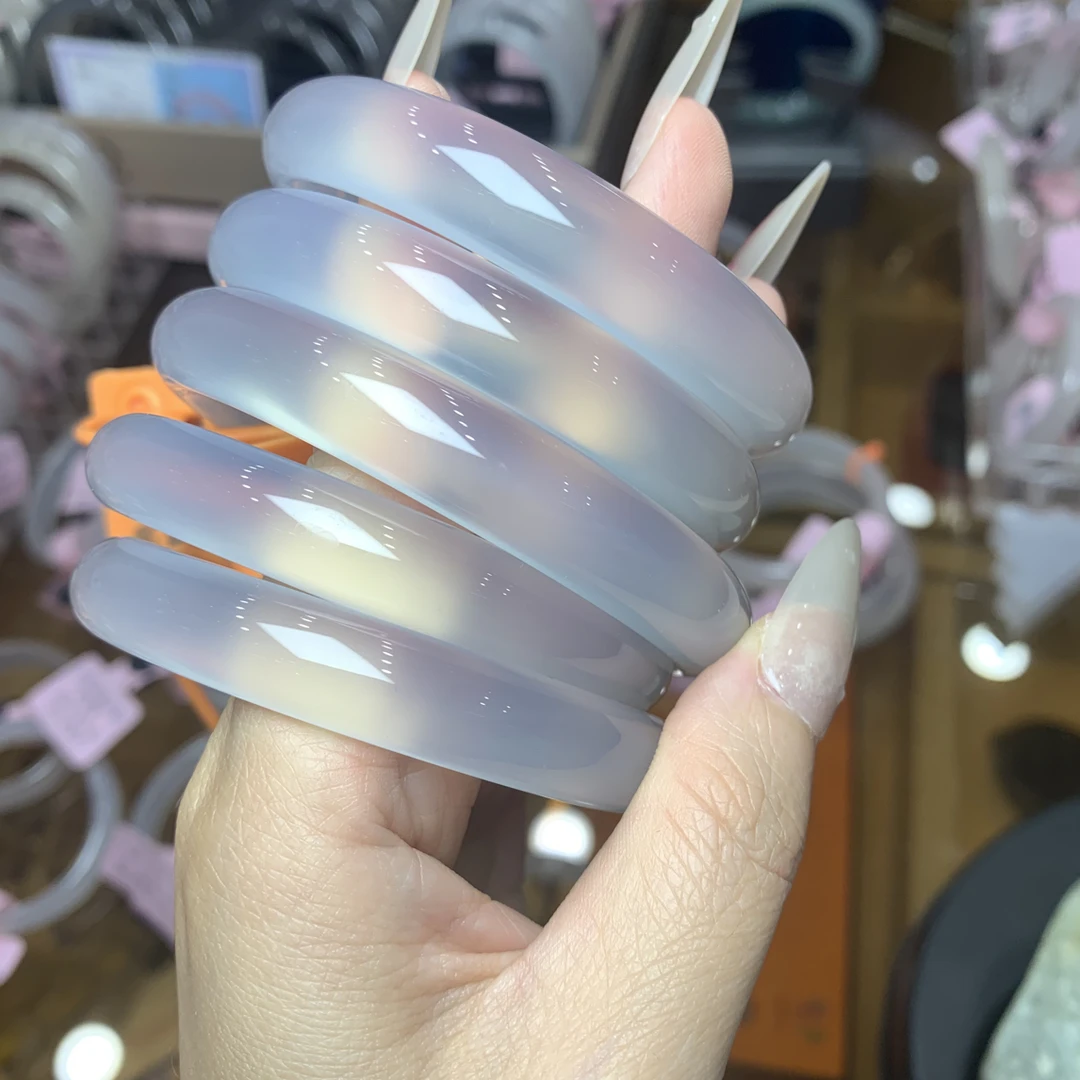 正圈高品冰透多样性发一白月光紫罗兰白冰冷白纯天然玛瑙手镯