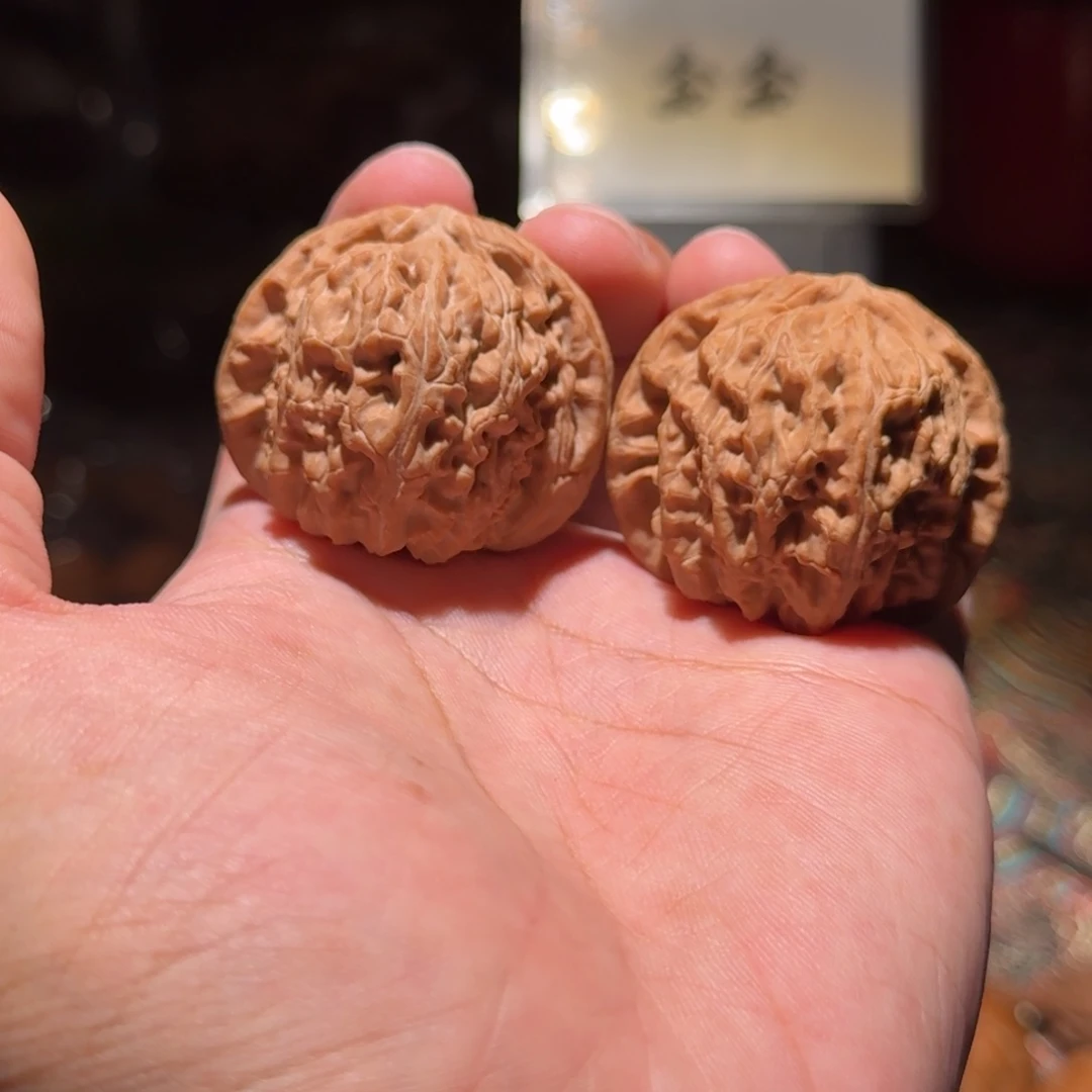 把件核桃1322白狮子，尺寸42 40 35