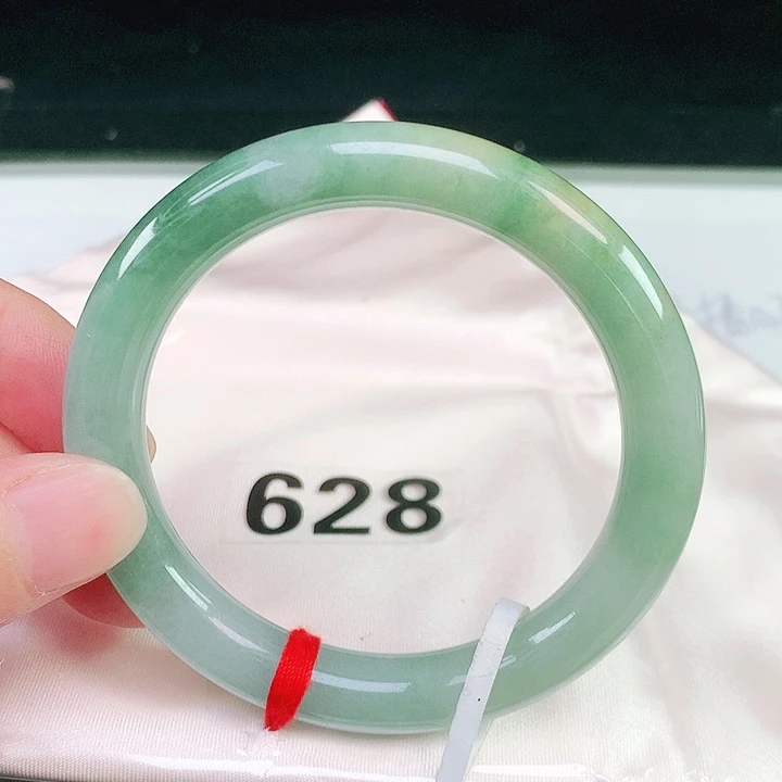 翡翠未镶嵌手镯（圆镯）628