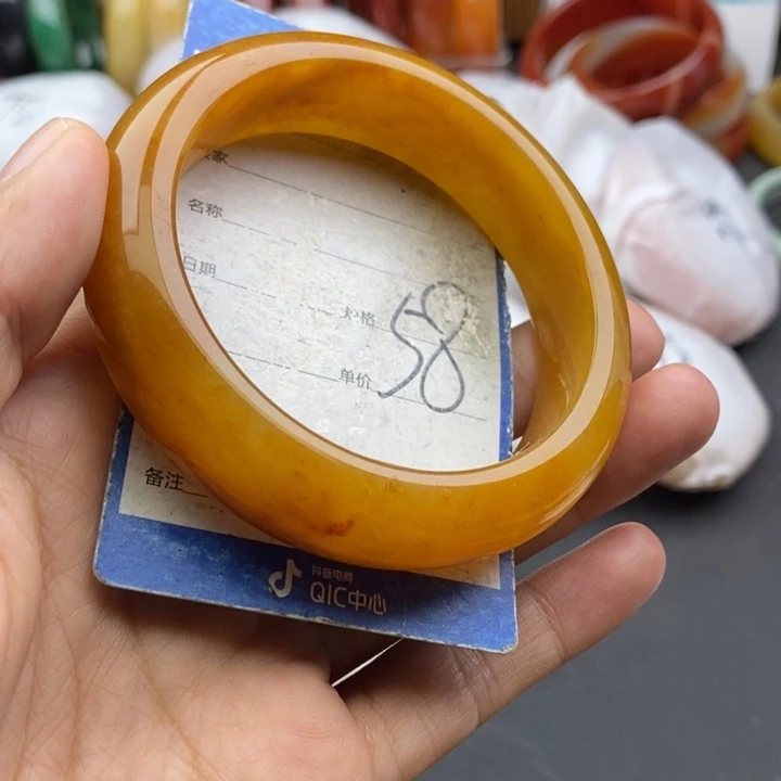石英质玉未镶嵌手镯