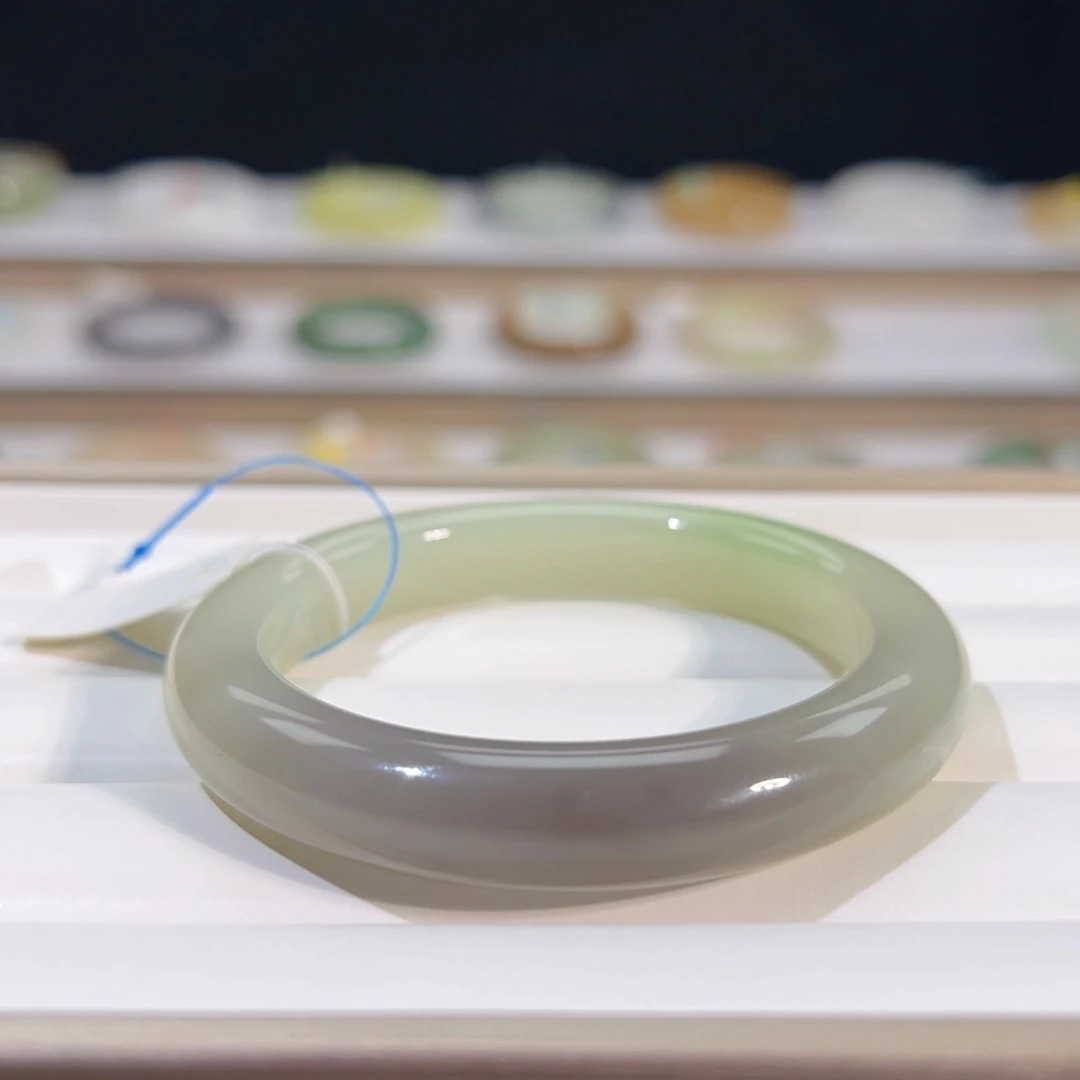 和田玉手镯未镶嵌  【紫翠三色】干净价漏！60-62