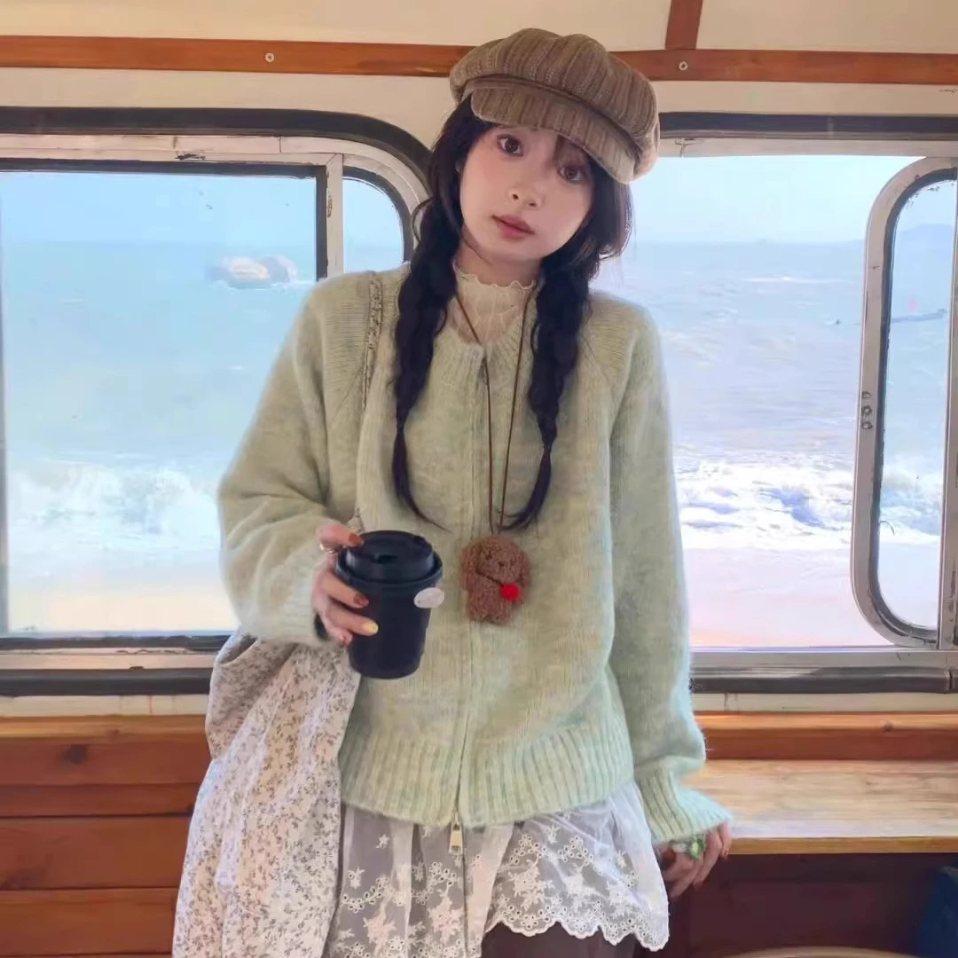 绿色毛衣外套女款2025新款春秋韩系独特超好看慵懒风宽松针织开衫