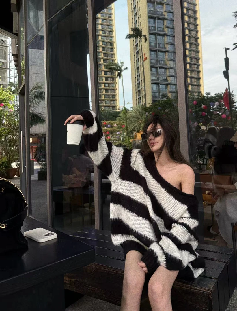 XYSF极简  不过时的慵懒性感黑白条纹大毛衣