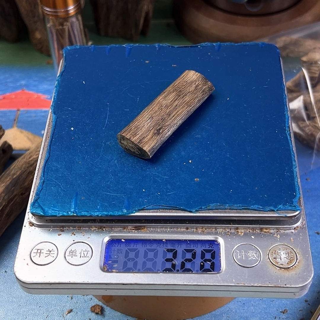 香料绿奇楠平安无事牌3.2克