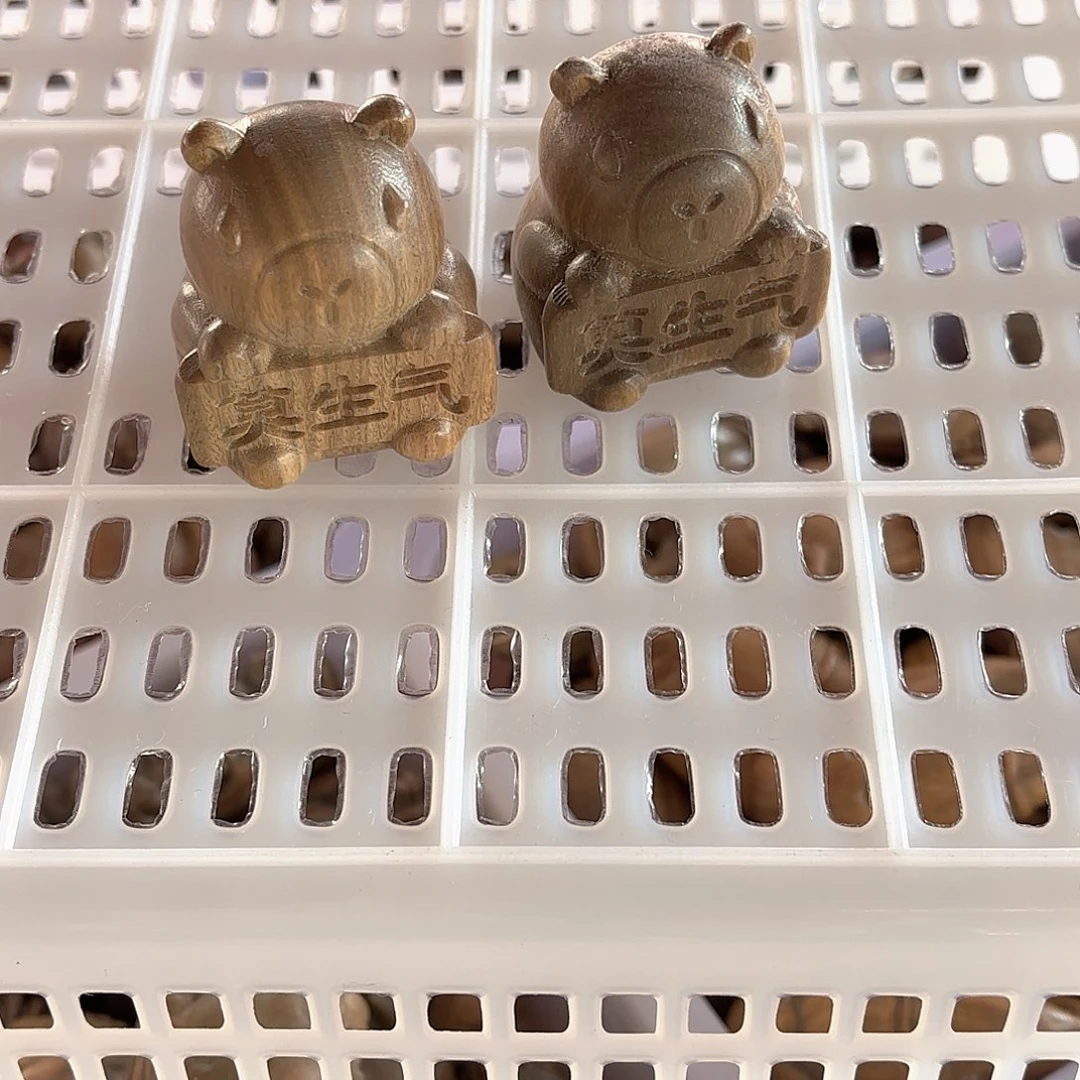 兔***牙木绿檀木莫生气摆件