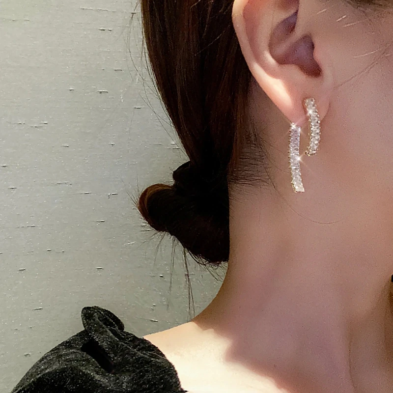 铜合金合成锆石耳饰 气质轻奢时尚百搭小众个性设计感简约LY0224