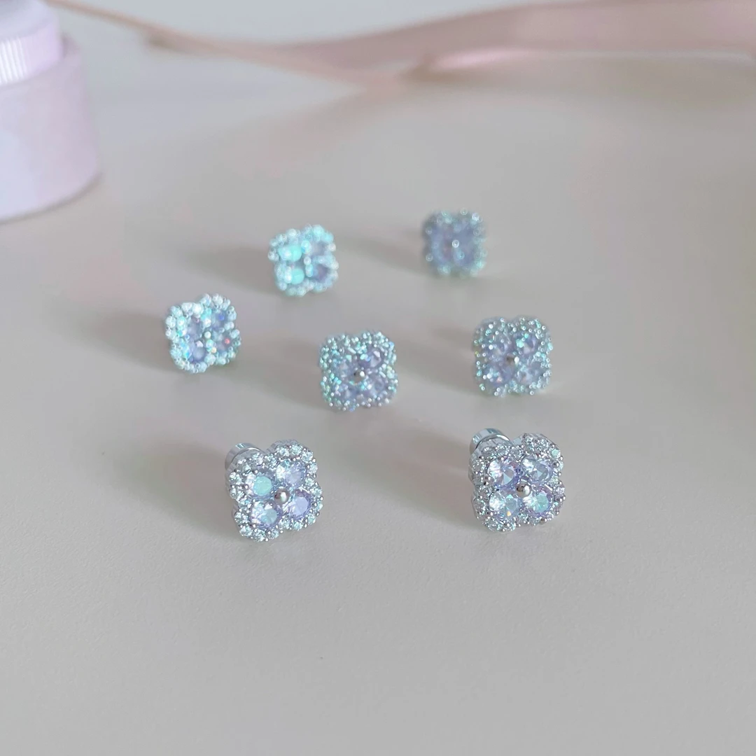 钛钢锆石耳饰 D2110 柔雾紫满钻淡紫四叶草爆闪百搭轻奢气质耳钉