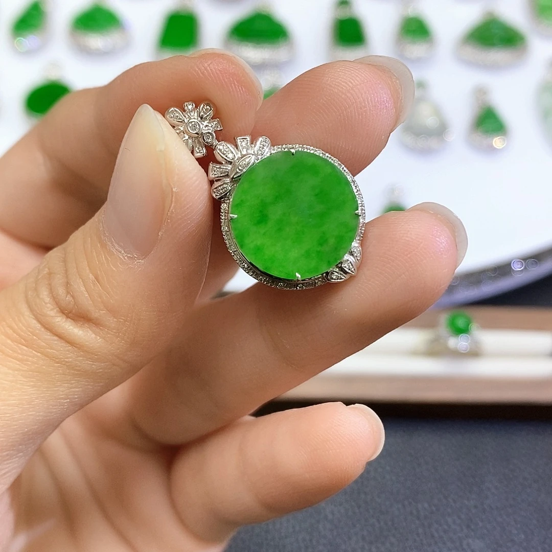 翡翠18K金镶嵌吊坠(不含链)