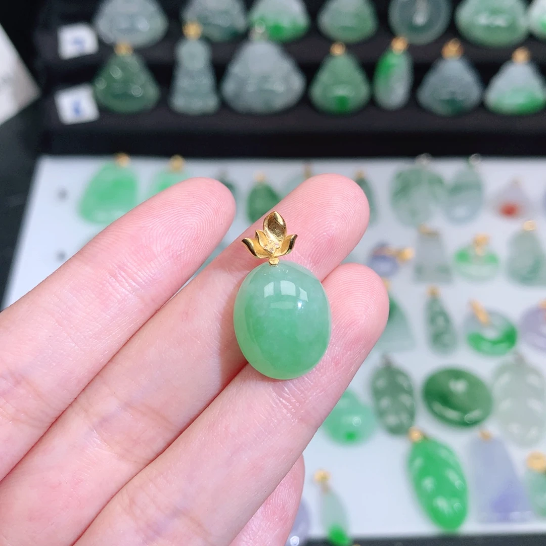 翡翠未镶嵌颈饰翡翠