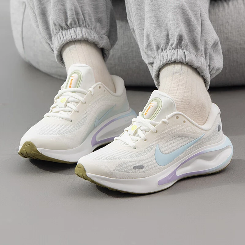 Nike耐克女鞋新款JOURNEYRUN减震跑鞋HV1798-141跑步鞋休闲