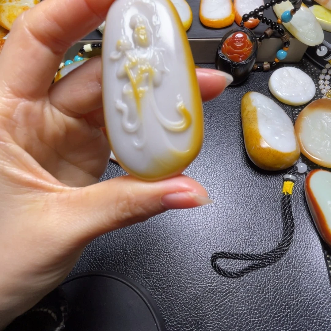 和田玉未镶嵌颈饰