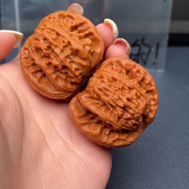 花***酒吊坠文玩核桃白狮子