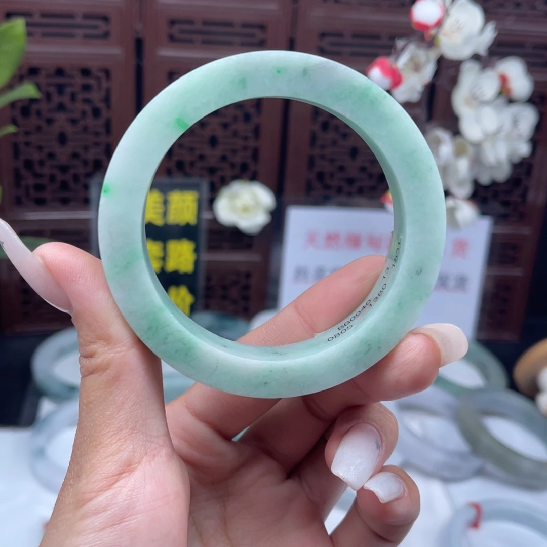定制翡翠未镶嵌手镯
