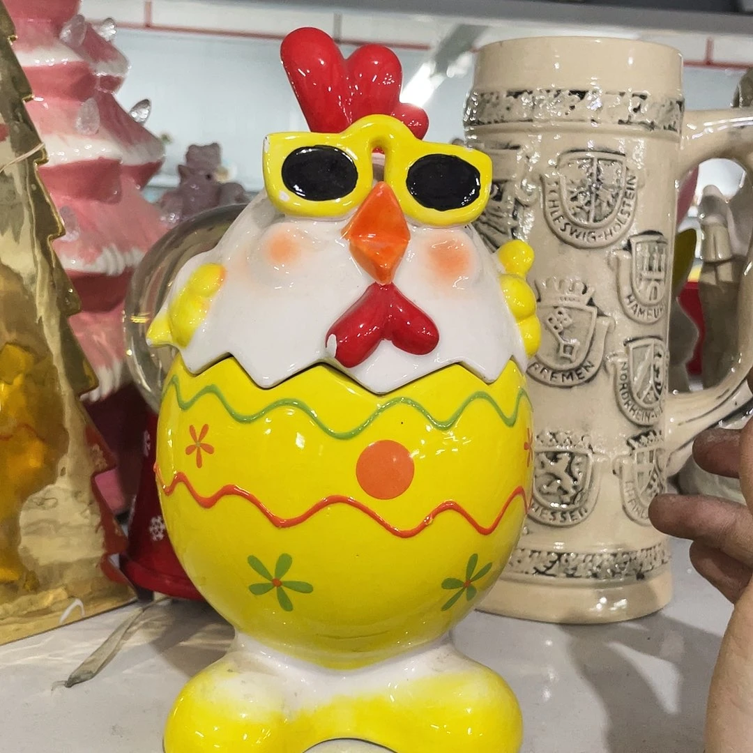 摆件   磕碰。 封釉。