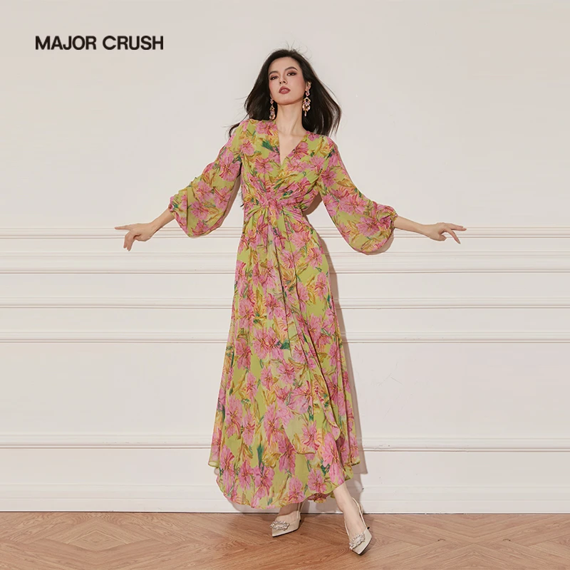 MAJOR CRUSH欧若风青山粉黛女装气质显瘦碎花优雅斜裁连衣裙6520