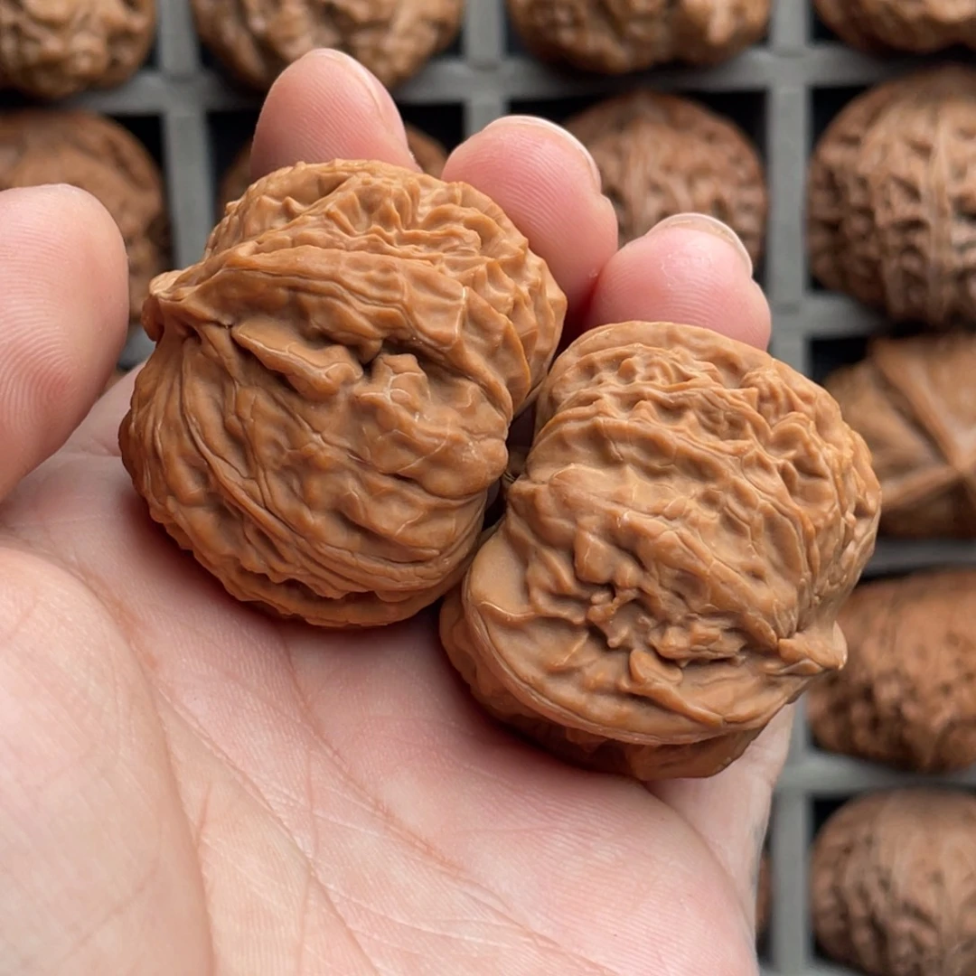 核桃把件39肚左右左右逢缘白狮子异形