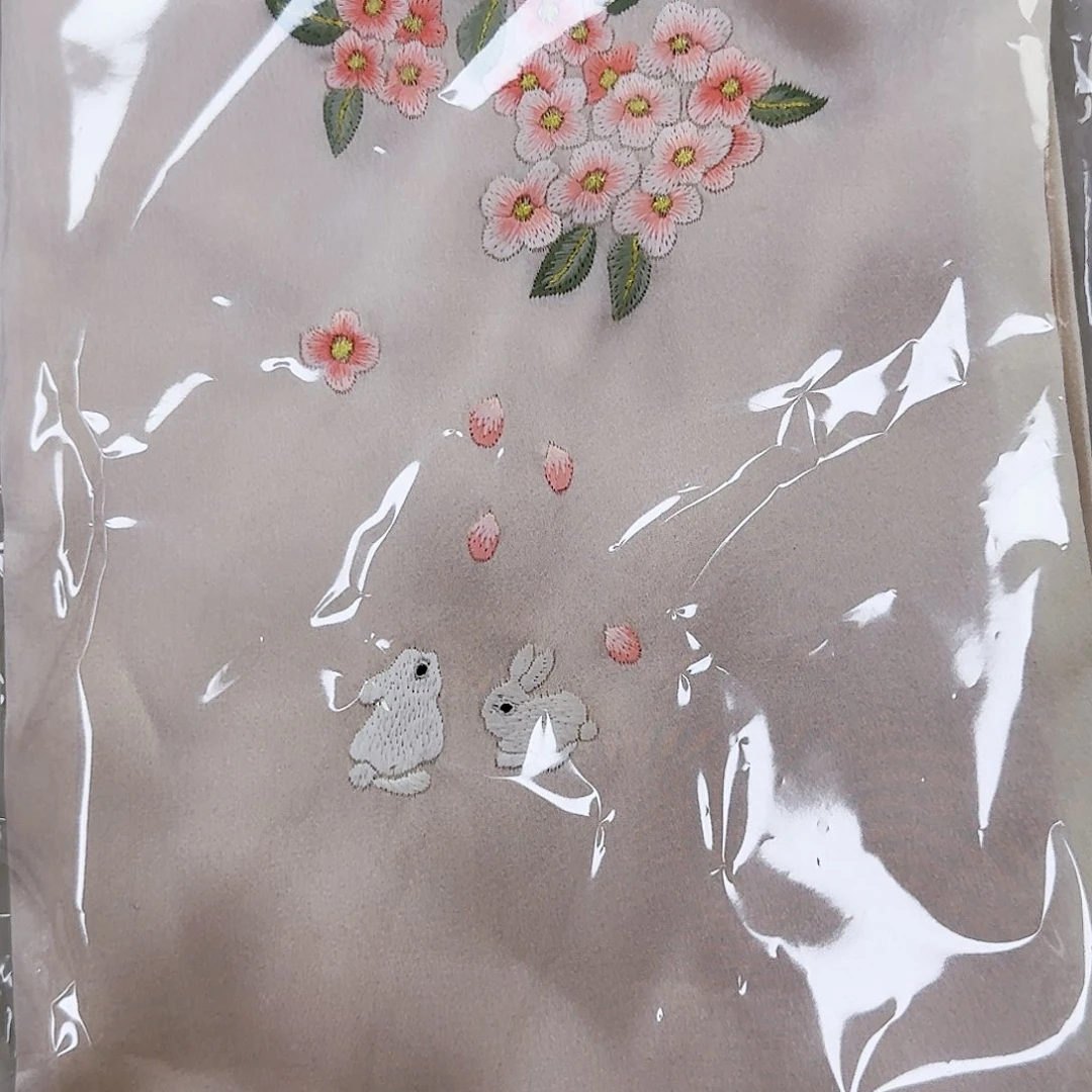 织绣真丝桂花兔 围巾