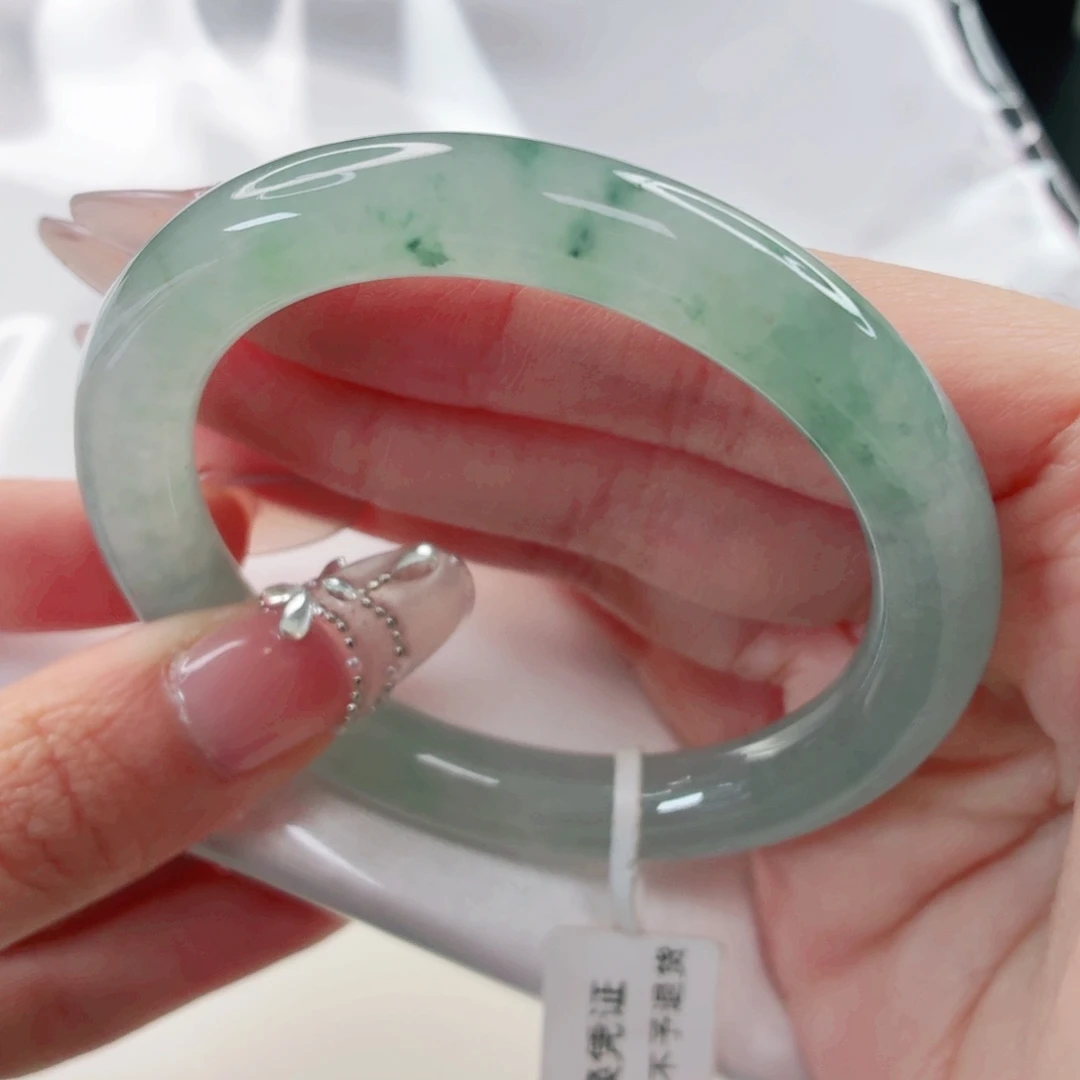 翡翠未镶嵌手镯50.3圈x557