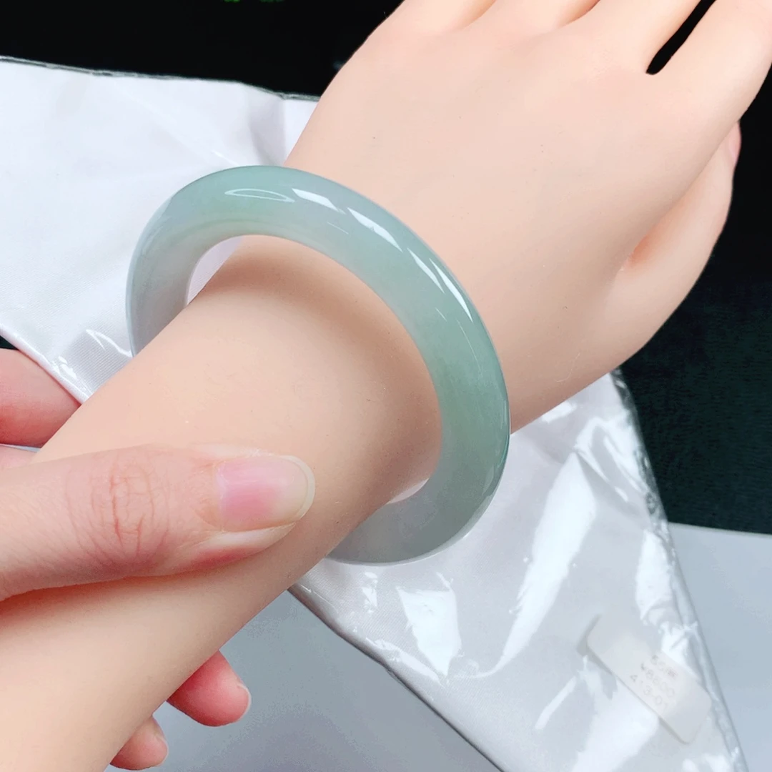 翡翠未镶嵌手镯55圈