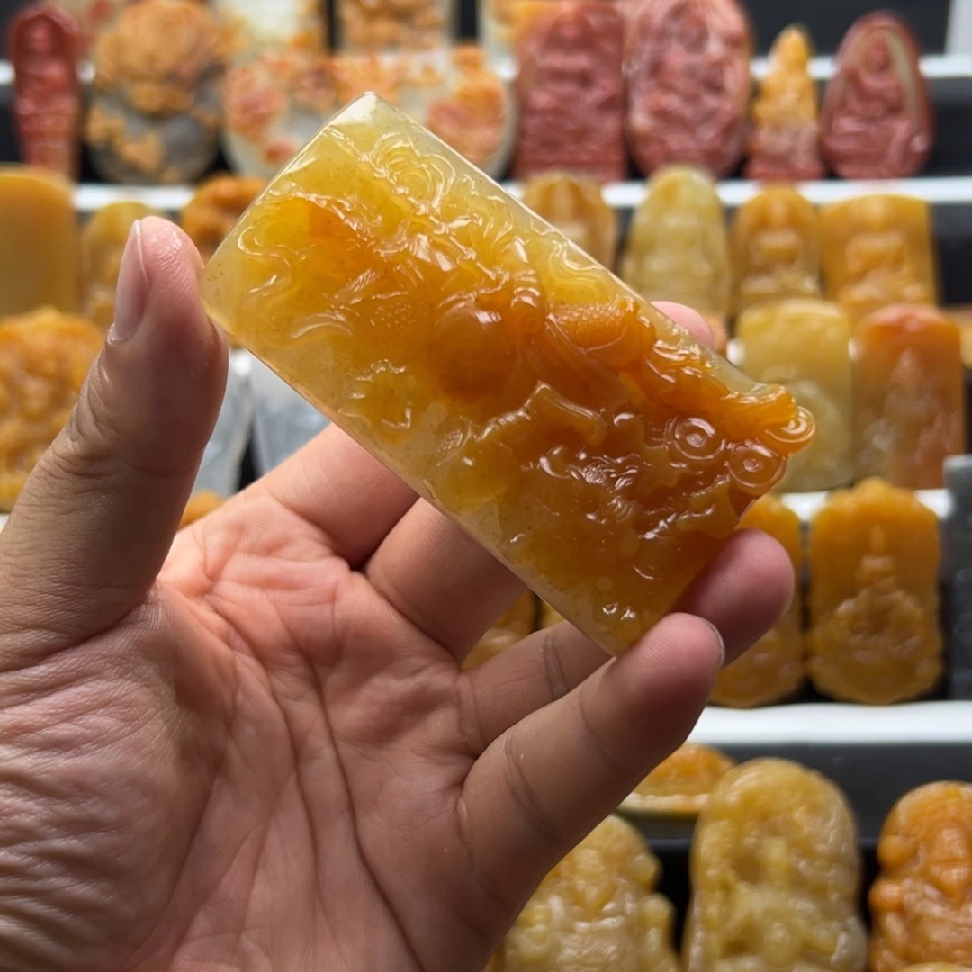 石英质玉（黄龙玉）未镶嵌黄龙玉丛****心