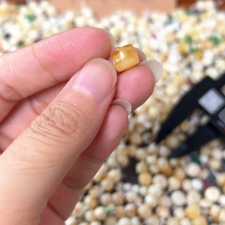 裸石蜜蜡未镶嵌8.4mm一个