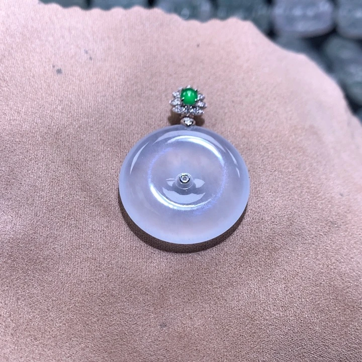 翡翠18K金镶嵌颈饰缅甸翡翠