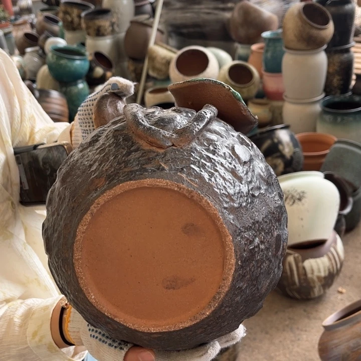 无孔 高18 口22。