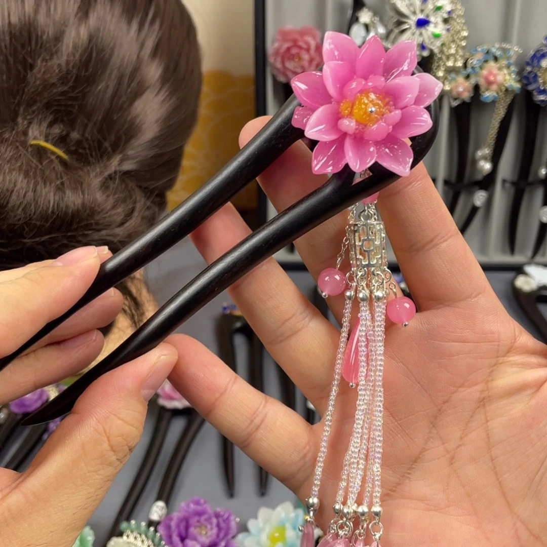 非金属木质15厘米粉色荷花双钗长流苏款