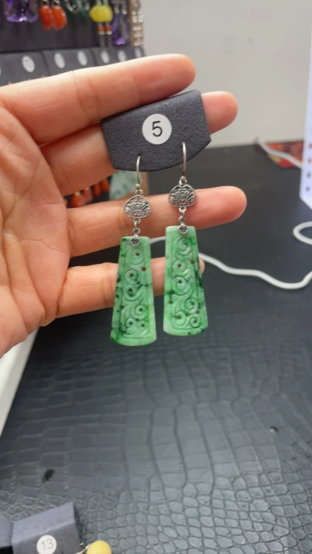 天然翡翠无事牌耳坠