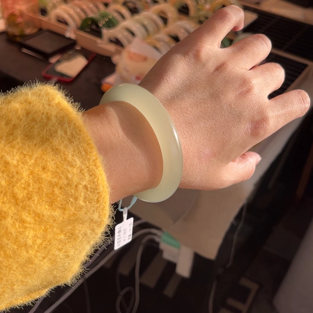 和田玉未镶嵌手镯  「高冰猫眼晴水」