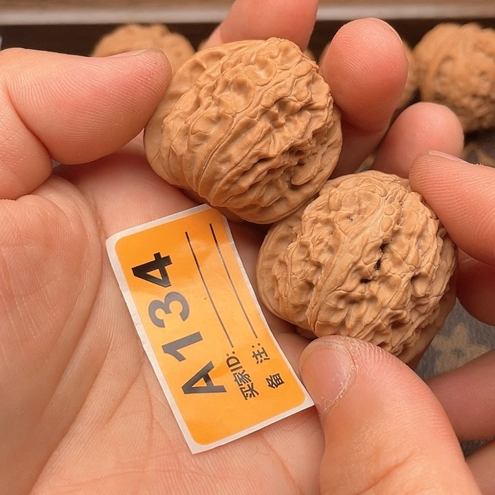 文玩核桃把件核桃