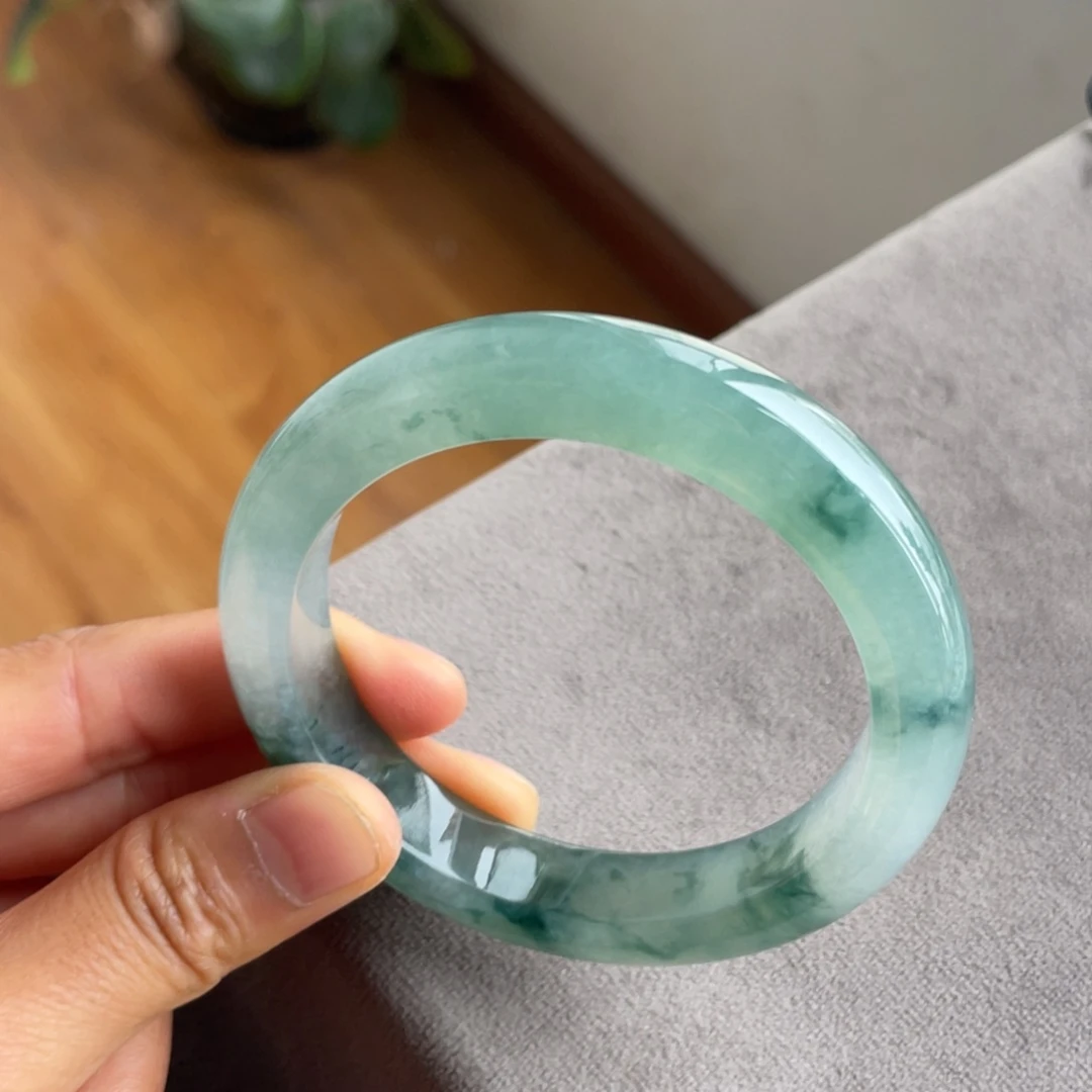 翡翠未镶嵌手镯冰飘花