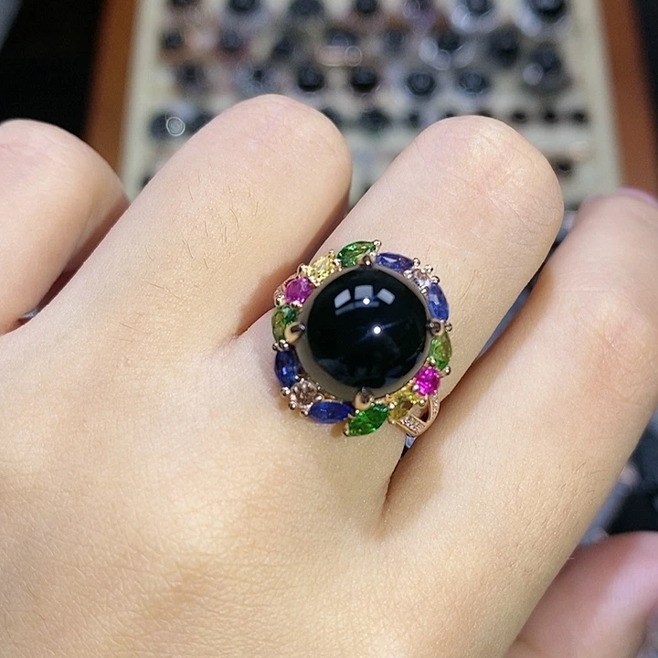 18K金镶嵌戒指翡翠蛋面