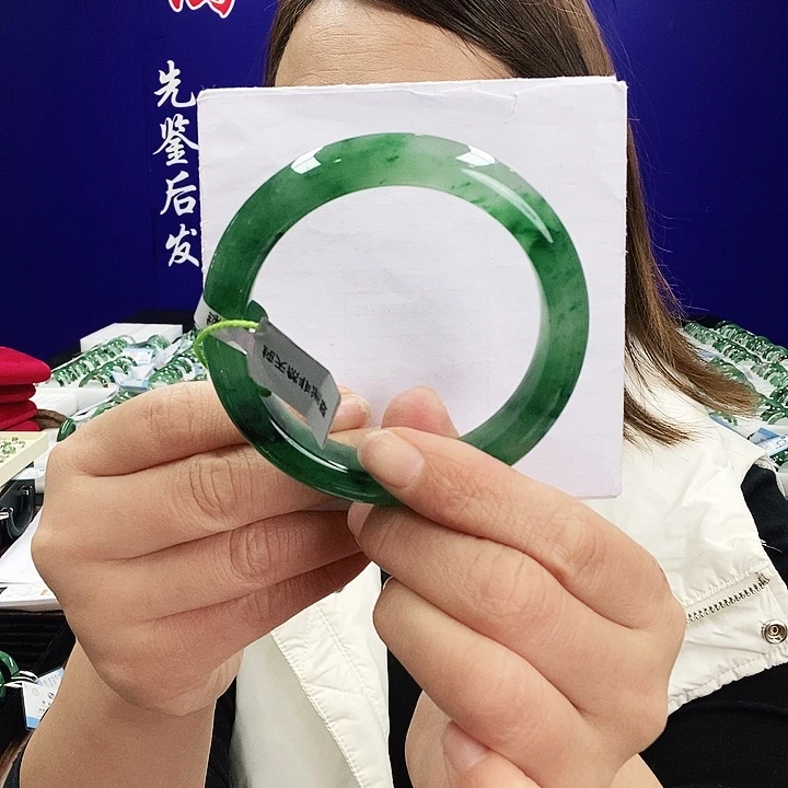 石英质玉（非洲翠）未镶嵌手镯