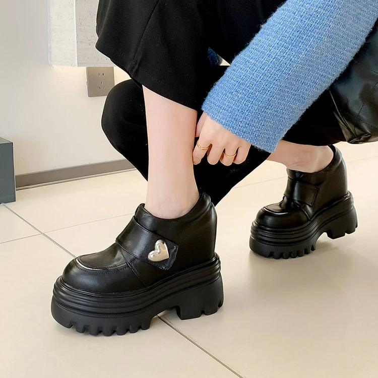 舒渗妮手工女鞋真皮欧美风10cm2025新内增高跟鞋心形扣小个子单鞋