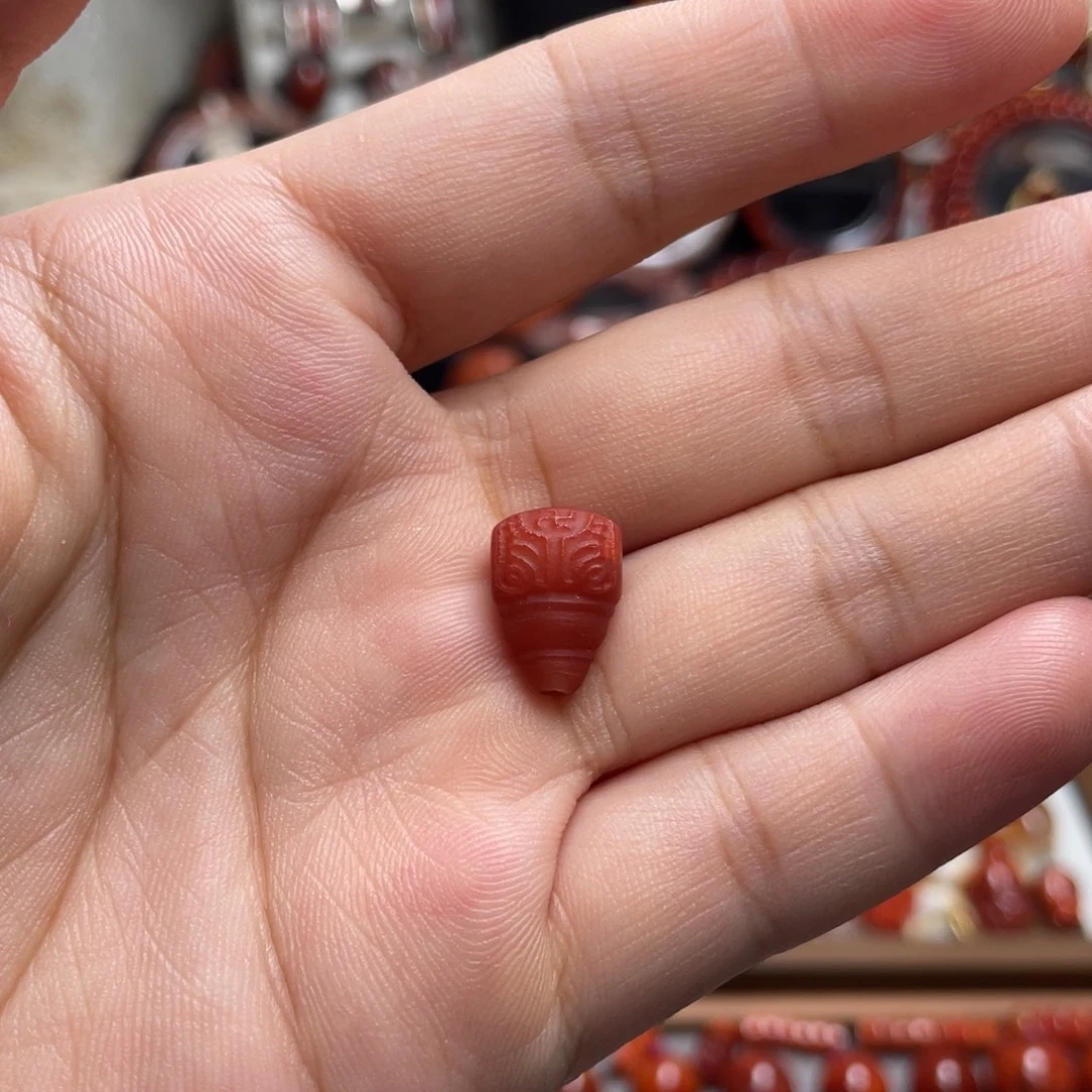 南红玛瑙未镶嵌雕刻三通