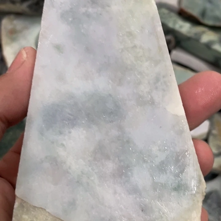 翡翠吊坠(不含链)未镶嵌天然翡翠边角料子