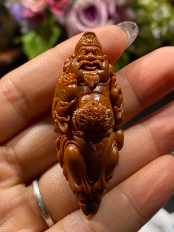 橄榄核龙财神，2.3×5.3，妙女本工