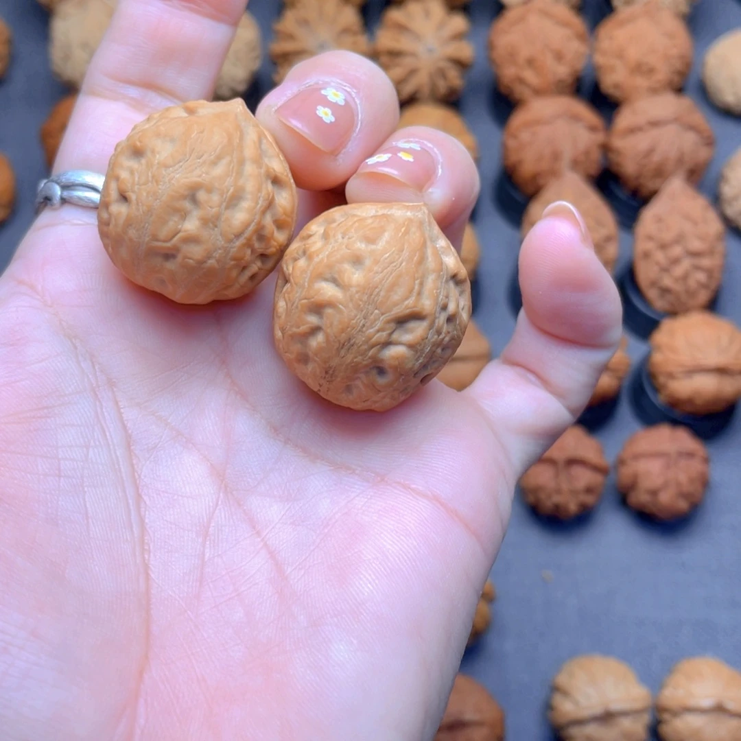 核桃文玩把件小肉龙