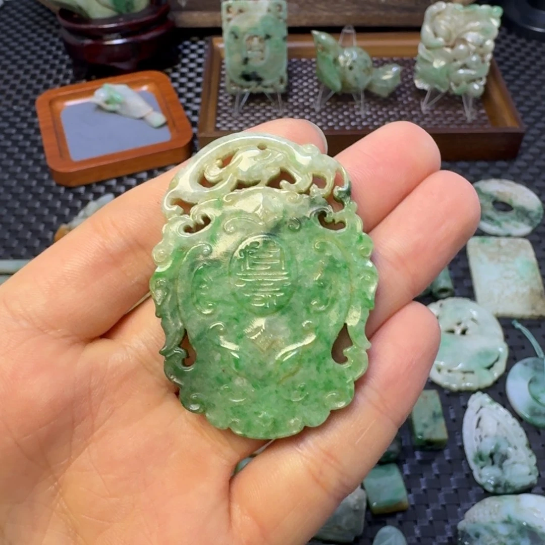 翡翠颈饰未镶嵌蔚*翡翠颈饰未镶嵌..