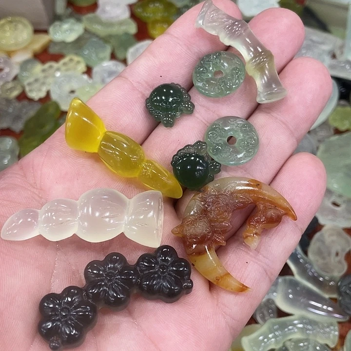 蛇纹石玉合金颈饰