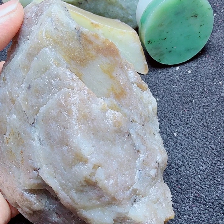 和田玉（糖玉）未镶嵌珠宝半成品